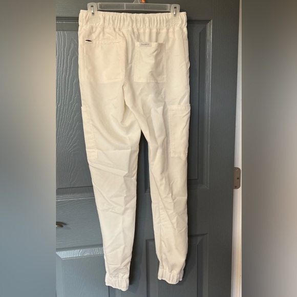 Jaanuu Other - Jaanuu XS stone off white jogger scrub pants
